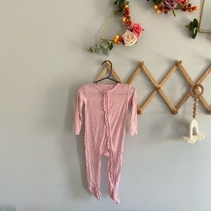 Posh peanut zippered Footie heathered pink